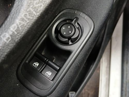 left-front-window-switch-fiat-500e-332_-2020-31591057 main image