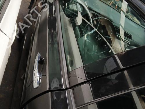 Used Left front door NISSAN LEAF (ZE1) Electric (150 hp) 31599732