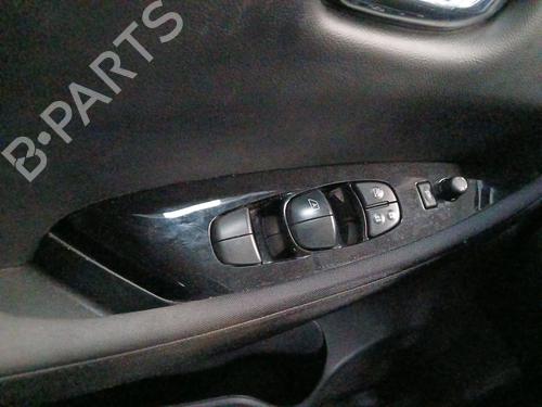 left-front-window-switch-nissan-leaf-ze1-2017-31599751 main image