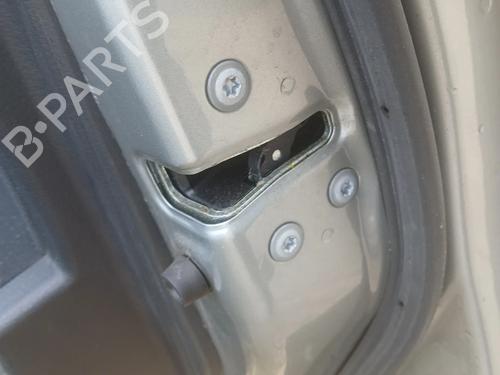 Højre fortil lås TOYOTA AURIS Estate (_E18_) 1.8 Hybrid (ZWE186_, ZWE186R, ZWE186H) (136 hp) 31621360