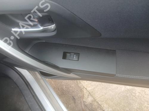right-front-window-switch-toyota-auris-estate-_e18_-2013-2014-2015-2016-2017-2018-31621378 main image