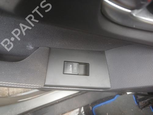 Venstre bagtil elrude kontakt TOYOTA AURIS Estate (_E18_) 1.8 Hybrid (ZWE186_, ZWE186R, ZWE186H) (136 hp) 31621381