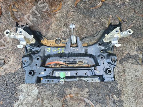 Used Subframe RENAULT MEGANE IV Hatchback (B9A/M/N_) 1.5 dCi 90 (B9A1) (90 hp) 26309281