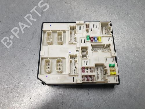 Used Fuse box RENAULT MASTER III Bus (JV) 2.3 dCi 150 FWD (JV0F, JV03) (150 hp) 31649240