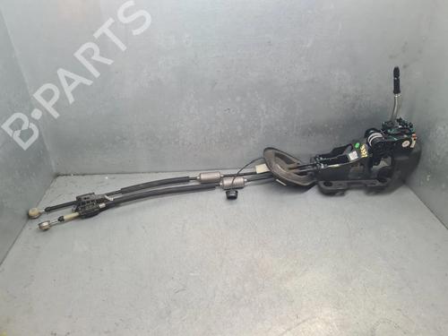 Levier de vitesses OPEL CORSA F (P2JO) 1.2 (68) (75 hp) 31712056