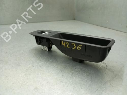 left-rear-window-switch-renault-arkana-i-lcm_-ldn_-2019-30462140 main image