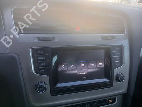 Used Radio VW GOLF VII (5G1, BQ1, BE1, BE2) 1.6 TDI (105 hp) 31829845