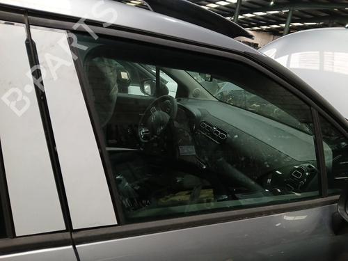 front-right-door-window-citroen-c3-aircross-ii-2r_-2c_-2017-31861246 main image