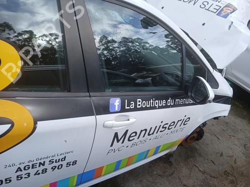 Used Right front door PEUGEOT 208 I (CA_, CC_) 1.6 HDi / BlueHDi 75 (75 hp) 31923606