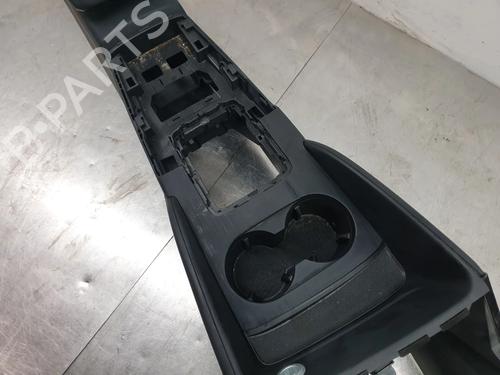 Armrest / Center console AUDI A3 Sportback (8VA, 8VF) 1.6 TDI | BP31956532I20 
