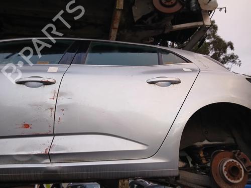 Dør venstre bagtil RENAULT MEGANE IV Hatchback (B9A/M/N_) 1.3 TCe 100 (B9N8) (102 hp) 30720872