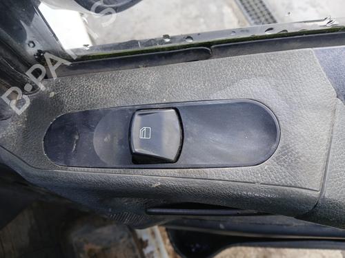 Højre fortil elrude kontakt MERCEDES-BENZ VITO / MIXTO Van (W639) 116 CDI (639.601, 639.603, 639.605) (163 hp) 32137620