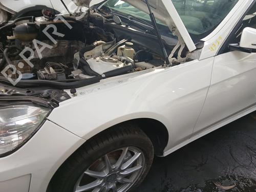 Guarda-lamas esquerdo MERCEDES-BENZ E-CLASS (W212) E 200 CDI / BlueTEC (212.005, 212.006) (136 hp) 32145895