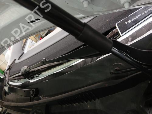 other-tesla-model-3-5yj3-2017-32156172 main image