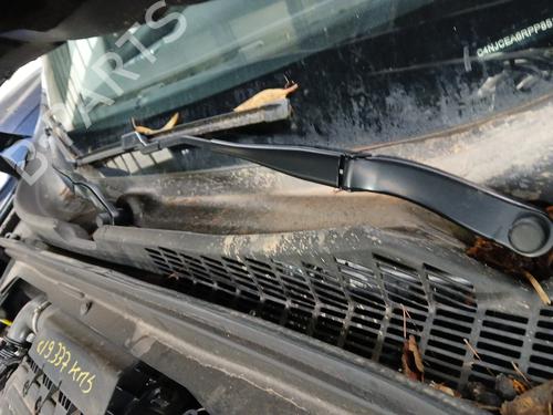 front-windshield-wiper-arm-jeep-renegade-suv-bu-b1-bv-2014-32173730 main image