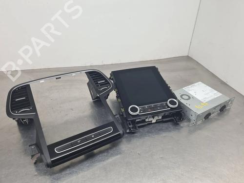 Used Radio RENAULT MEGANE IV Hatchback (B9A/M/N_) 1.5 Blue dCi 115 (B9A6) (116 hp) 32194130