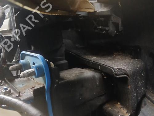 Used Front bumper reinforcement VW CADDY III Box Body/MPV (2KA, 2KH, 2CA, 2CH) 2.0 EcoFuel (109 hp) 32218583