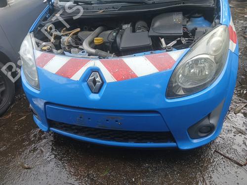 Foran støtfanger RENAULT TWINGO II (CN0_) 1.5 dCi 75 (75 hp) 32685471