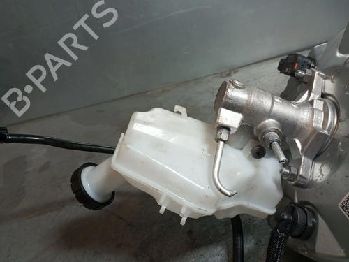 brake-master-cylinder-dacia-sandero-iii-2021-32305413 main image