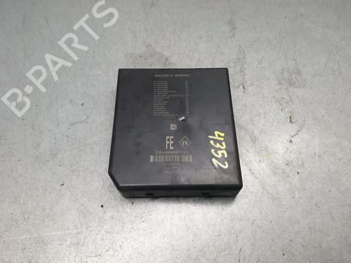 Used Fuse box RENAULT MEGANE IV Hatchback (B9A/M/N_) 1.5 dCi 90 (B9A1) (90 hp) 32364867