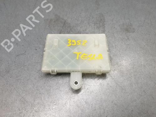 Used Electronic module TESLA MODEL Y (5YJY) EV All-wheel Drive (450 hp) 32375584