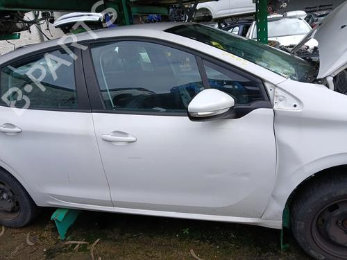 right-front-door-peugeot-208-i-ca_-cc_-2012-2013-2014-2015-2016-2017-2018-2019-2020-2021-32390873 main image