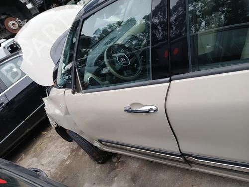 left-front-door-fiat-500l-351_-352_-2012-32454236 main image