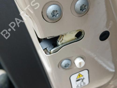 front-right-lock-fiat-500l-351_-352_-2012-32454228 main image