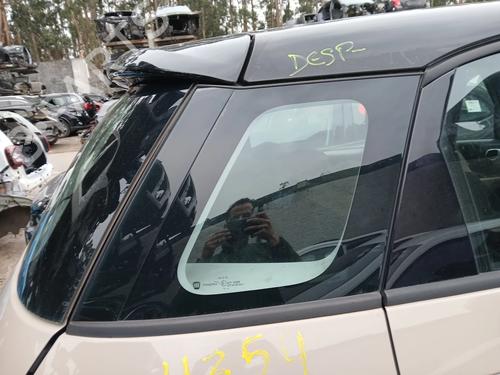 rear-right-quarter-glass-fiat-500l-351_-352_-2012-32454244 main image