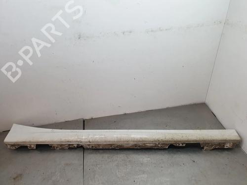 Used Right sideskirt BMW 1 (F21) 118 d (150 hp) 32496464