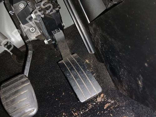 pedal-renault-twingo-iii-bcm_-bca_-2014-32523805 main image