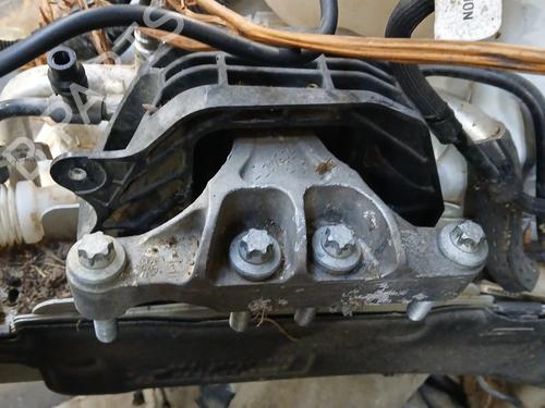 Used Engine mount Engine mount PEUGEOT 208 II (UB_, UP_, UW_, UJ_) 1.5 BlueHDI 100 (102 hp) 32530526 32530526