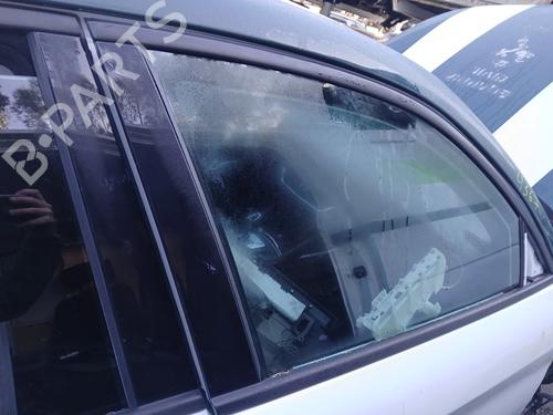 front-right-door-window-alfa-romeo-stelvio-949_-2016-32657110 main image