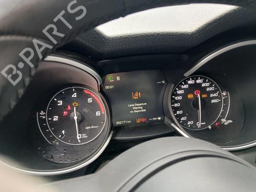 Used Instrument cluster Instrument cluster ALFA ROMEO STELVIO (949_) 2.2 JTDM Q4 (949.AXE2A) (190 hp) 32657145 32657145