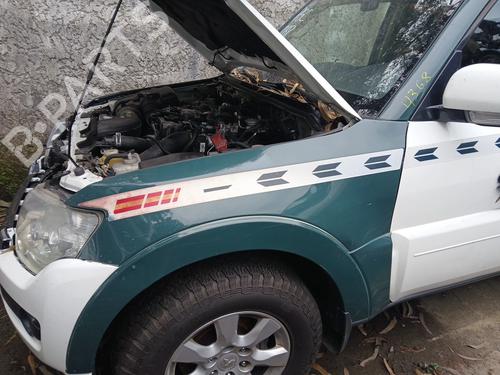 Guarda-lamas esquerdo MITSUBISHI PAJERO IV (V8_W, V9_W) 3.2 DI-D 4WD (165 hp) 32681887