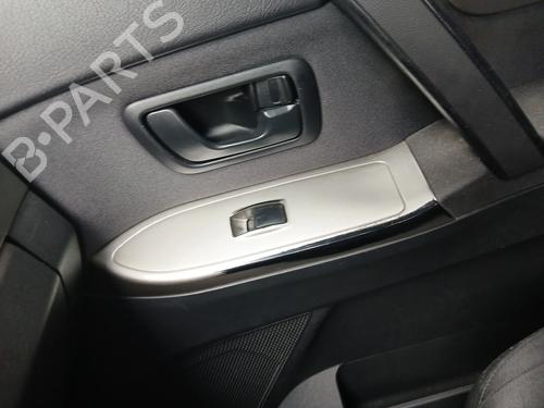 Used Right front window switch MITSUBISHI PAJERO IV (V8_W, V9_W) 3.2 DI-D 4WD (165 hp) 32681907