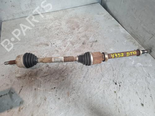 right-front-driveshaft-renault-megane-iv-hatchback-b9amn_-2015-32685479 main image