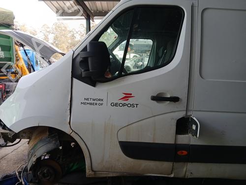 left-front-door-renault-master-iii-van-fv-2010-32704788 main image