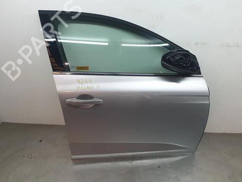 right-front-door-renault-megane-iv-hatchback-b9amn_-2015-30720868 main image