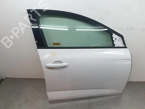 right-front-door-renault-megane-iv-hatchback-b9amn_-2015-30967648 main image