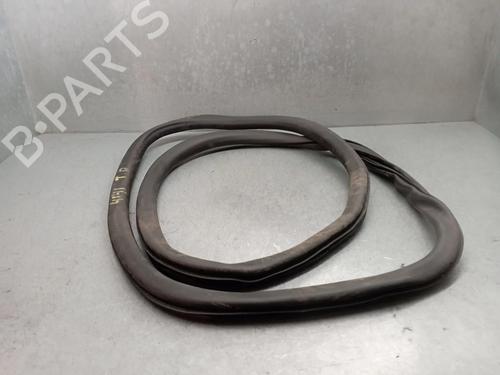rubber-door-seal-citroen-c4-iii-ba_-bb_-bc_-2020-32984077 main image