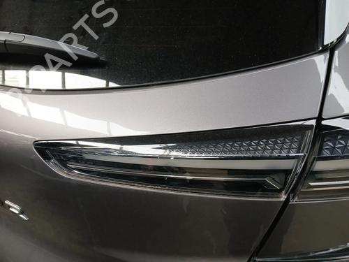 Feu de coffre droit RENAULT CAPTUR II (HF_) TCe 140 (HFN0) (140 hp) 32990433