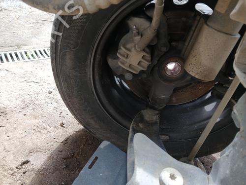 Used Right front steering knuckle Right front steering knuckle PEUGEOT PARTNER Box Body/MPV 1.6 BlueHDi 100 (100 hp) 32990480 32990480