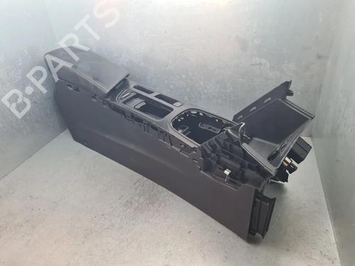 Used Armrest / Center console RENAULT MEGANE IV Hatchback (B9A/M/N_) 1.3 TCe 100 (B9N8) (102 hp) 33004784