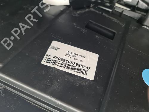 Armrest / Center console RENAULT MEGANE IV Hatchback (B9A/M/N_) 1.3 TCe 100 (B9N8) | BP33004784I20  - Image 10