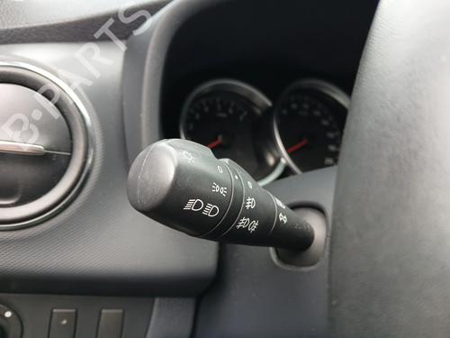 Mando luces DACIA SANDERO II TCe 90 (B8M1, B8MA, B8AC) (90 hp) 33017152