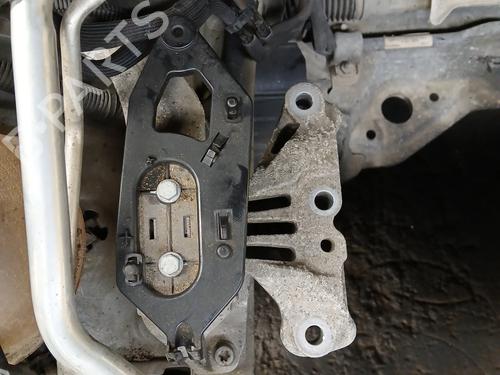 Used Engine mount Engine mount PEUGEOT 308 SW II (LC_, LJ_, LR_, LX_, L4_) 1.5 BlueHDi 130 (131 hp) 33041108 33041108