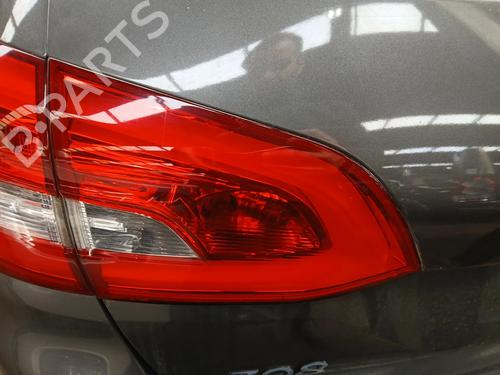 Used Left tailgate light Left tailgate light PEUGEOT 308 SW II (LC_, LJ_, LR_, LX_, L4_) 1.5 BlueHDi 130 (131 hp) 33044106 33044106