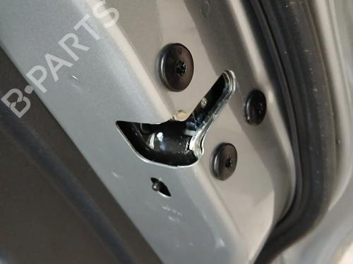 Højre bagtil lås NISSAN JUKE (F16_) DIG-T 117 (117 hp) 33121511