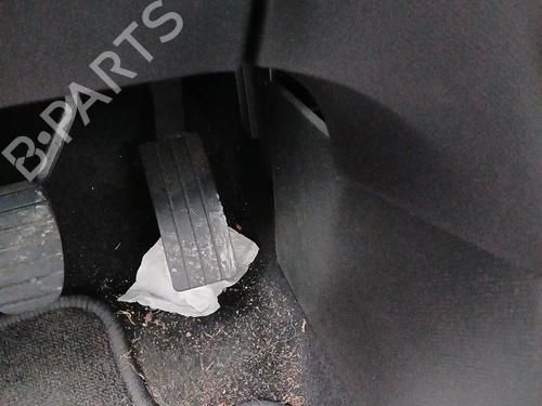 Pedal RENAULT TWINGO III (BCM_, BCA_) 1.0 SCe 65 (BCMJ) (65 hp) 33162871